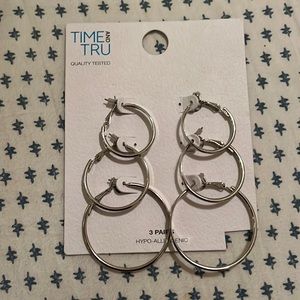 Silver hoop earring set